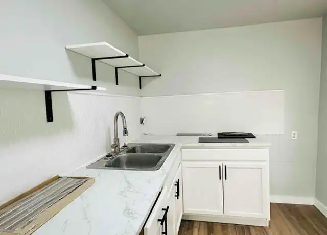 Property at 404 NW 3rd St, Lawton, OK, 73507, 1 bed, 1 bath, [object Object]