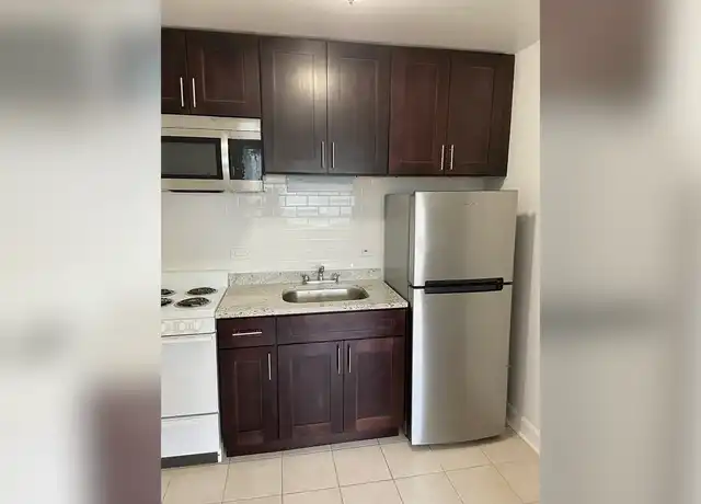 Property at 6611 north Sheridan road building - 6611 N Sheridan Rd, Chicago, IL, 60626, 0 beds, 1 bath, [object Object]