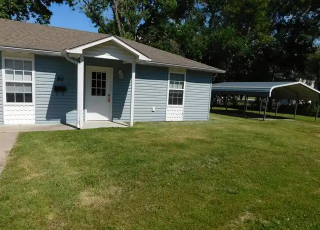 Property at 811 W Austin Blvd, Nevada, MO, 64772, 2 beds, 1 bath, [object Object]