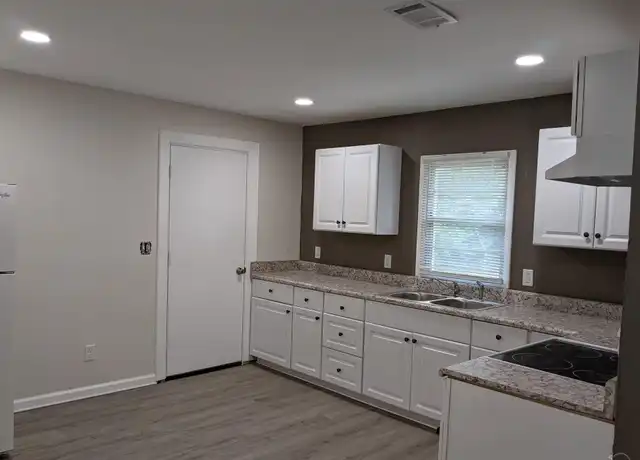Property at 8320 Binkley St, Pensacola, FL, 32514, 2 beds, 1 bath, [object Object]