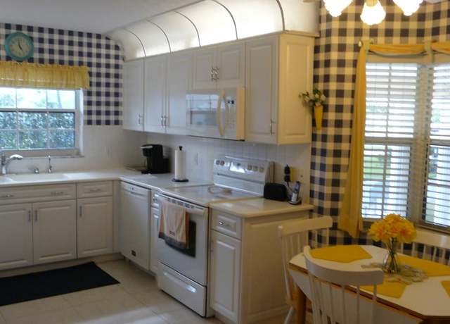 Photo of 720 Lake Orchid Cir #203, Vero Beach, FL 32962
