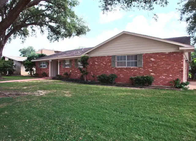 Property at 2405 Powell St, Bay City, TX, 77414, 3 beds, 2 baths, [object Object]