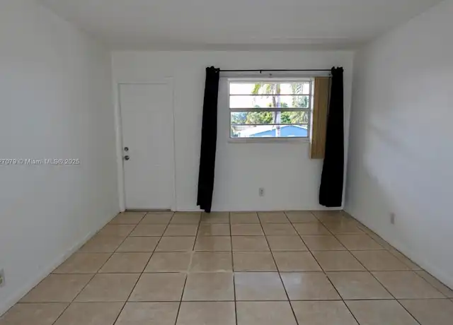 Property at 250 NE 40th St #36, Oakland Park, FL, 33334, 1 bed, 1 bath, [object Object]