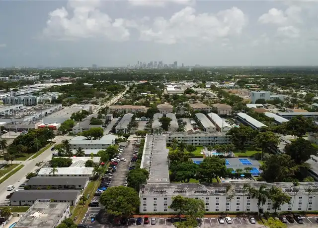 Property at 250 NE 40th St #36, Oakland Park, FL, 33334, 1 bed, 1 bath, [object Object]
