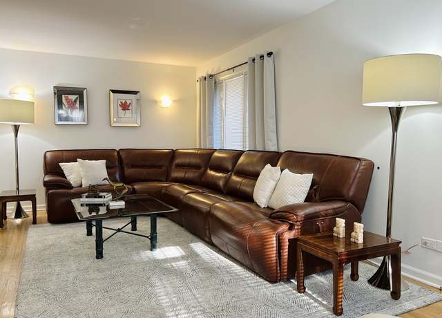 Photo of 335 Scott St Unit 335, Lake Forest, IL 60045