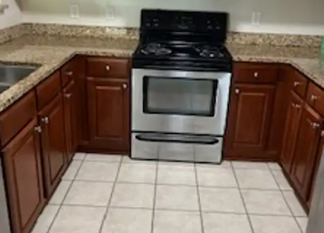 Property at The Crown Apartments - 190 Valencia Dr, Jacksonville, NC, 28546, 1 bed, 1 bath, [object Object]