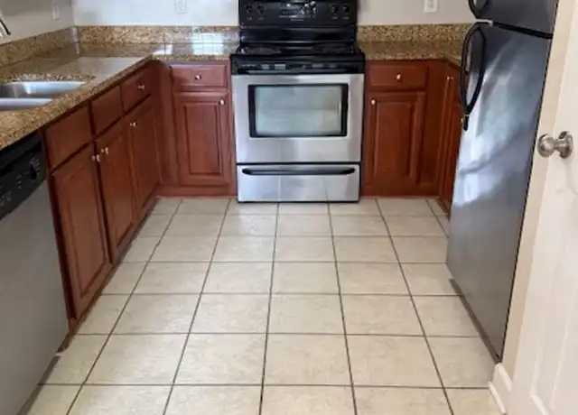 Property at The Crown Apartments - 190 Valencia Dr, Jacksonville, NC, 28546, 2 beds, 2 baths, [object Object]