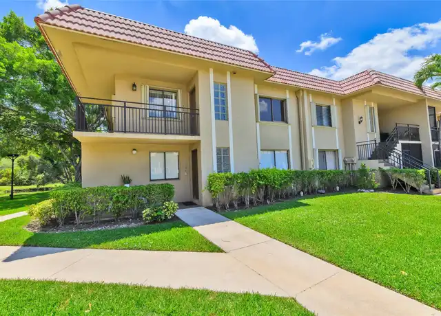 Property at 318 Lakeview Dr #201, Weston, FL, 33326, 2 beds, 2 baths, [object Object]