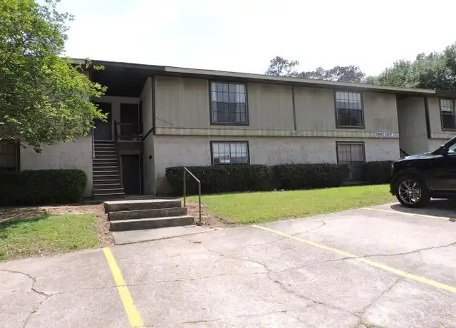 Property at 305 W Maggie St Apt 3, Leesville, LA, 71446, 2 beds, 1.5 baths, [object Object]
