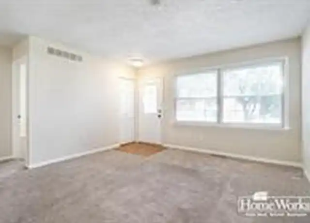 Property at 526 W 9th St Unit A-1, Mishawaka, IN, 46544, 3 beds, 1 bath, [object Object]