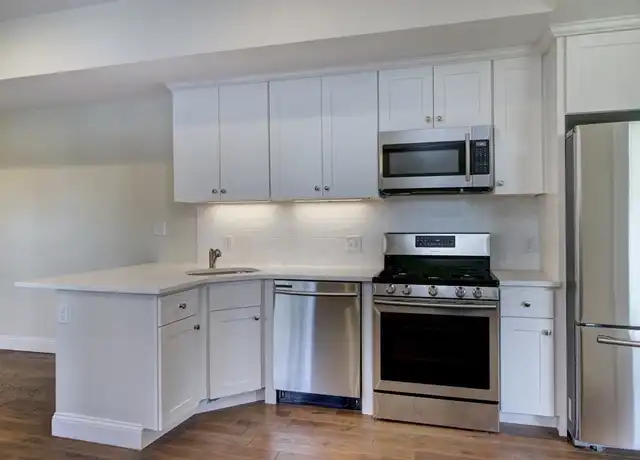 Property at 107 Library St Unit 3, Chelsea, MA, 02150, 3 beds, 1 bath, [object Object]