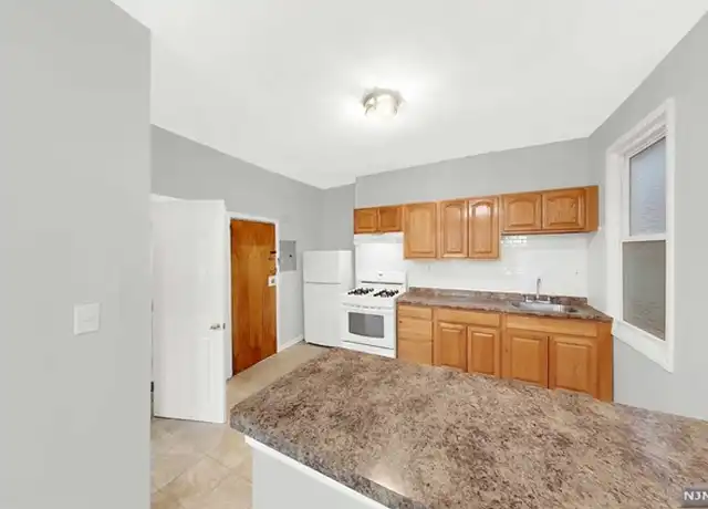 Property at 54 Davenport Ave Unit 6, Newark, NJ, 07107, 1 bed, 1 bath, [object Object]