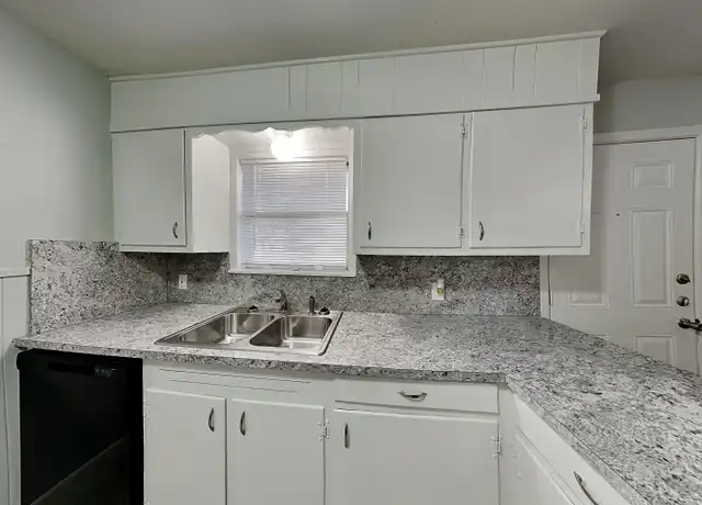 Property at 706 Lilly St, Cleburne, TX, 76033, 2 beds, 1 bath, [object Object]