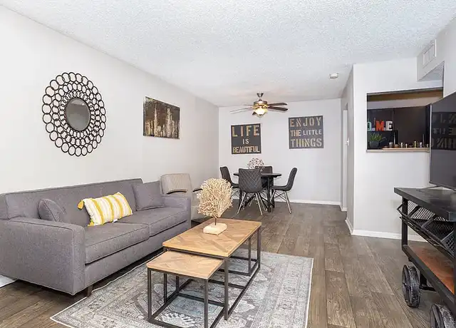 Property at Acadian Point Apartments - 221 Verot School Rd, Lafayette, LA, 70508, 1 bed, 1 bath, [object Object]