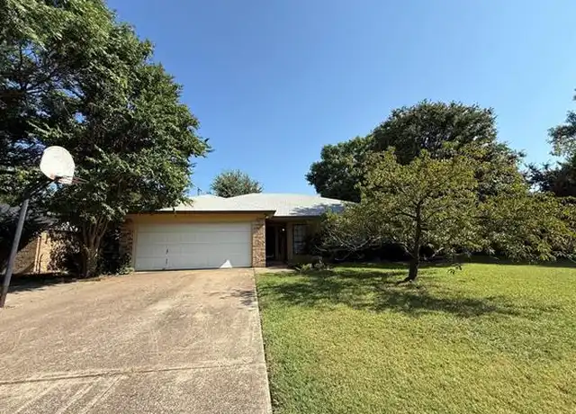 Property at 1809 Prince Dr, Benbrook, TX, 76126, 3 beds, 2 baths, [object Object]