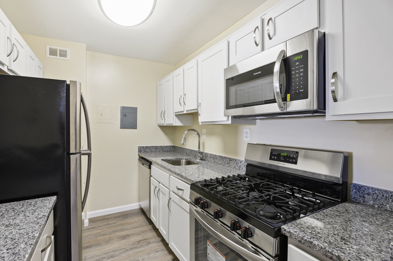 Plaza Towers Apartments - 6700 Belcrest Rd, Hyattsville, MD 20782 | Redfin