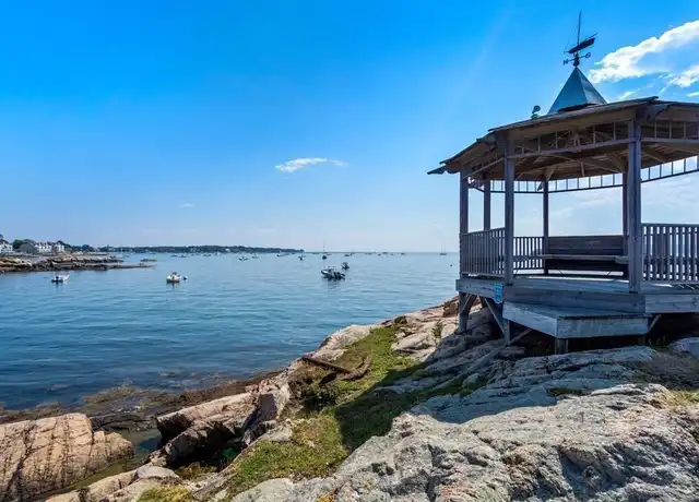 Property at 5 1/2 Rackliffe St Unit 5 1/2, Gloucester, MA, 01930, 3 beds, 3.5 baths, [object Object]