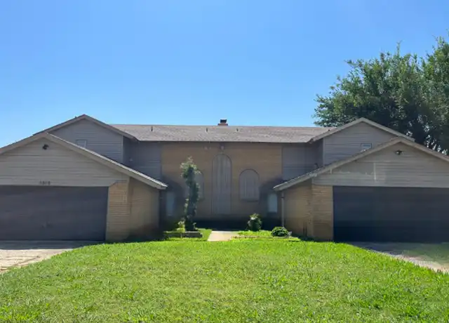Property at 6810 Lancer Ln, Oklahoma City, OK, 73132, 3 beds, 2.5 baths, [object Object]