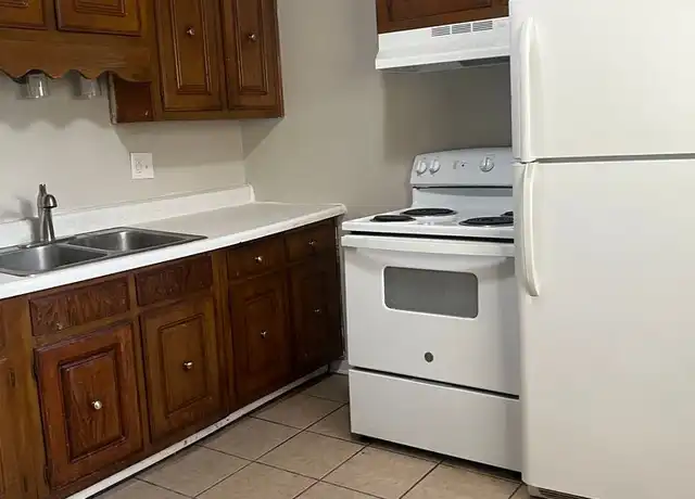 Property at 4901 S Pennsylvania Ave, Lansing, MI, 48910, 1 bed, 1 bath, [object Object]