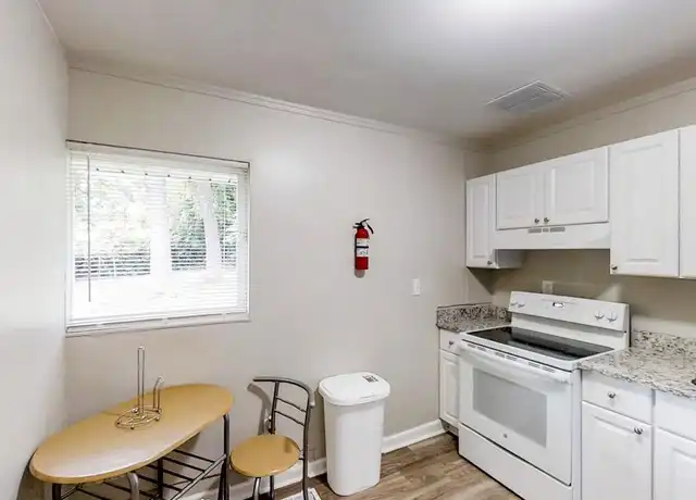 Property at 2844 Carriage Ln, Atlanta, GA, 30349, 1 bed, 1 bath, [object Object]