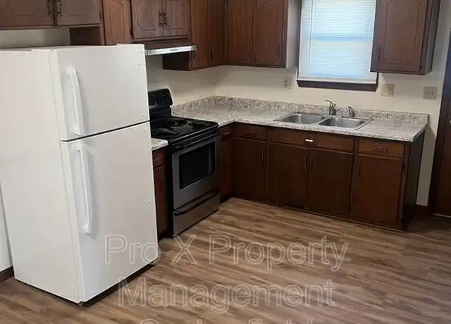 Property at 2524 S Jefferson Ave, Springfield, MO, 65807, 3 beds, 1 bath, [object Object]