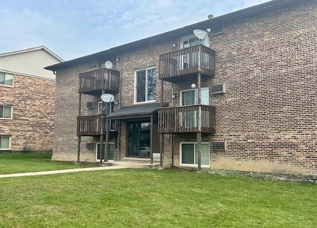 Photo of 8331 Woodland Dr, Darien, IL 60561