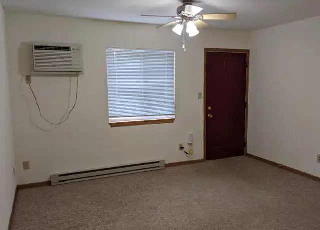 Property at 137 John St Unit 6, DeKalb, IL, 60115, 1 bed, 1 bath, [object Object]