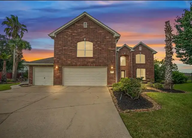 Property at 303 N Elder Grove Dr, Pearland, TX, 77584, 5 beds, 3.5 baths, [object Object]