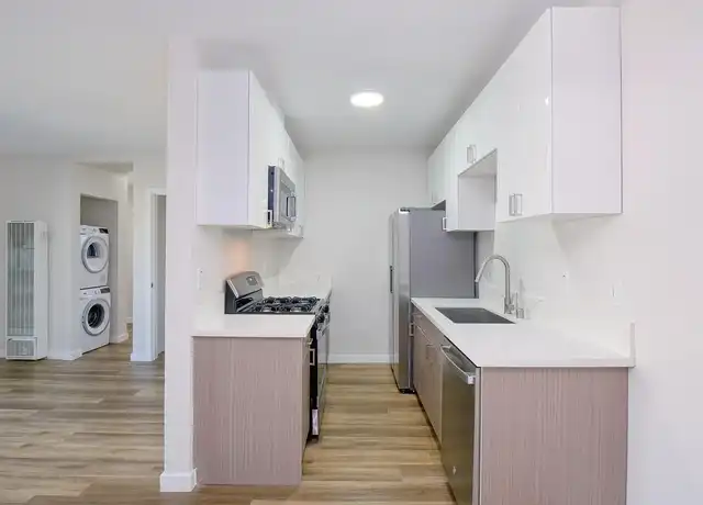 Property at 21023 Amie Ave, Torrance, CA, 90503, 1-2 bed, 1 bath, [object Object]