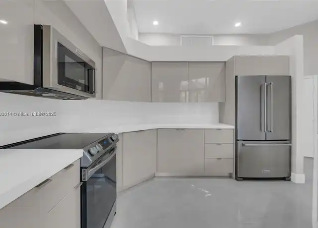 Property at 2553 Bay Pointe Dr, Weston, FL, 33327, 3 beds, 3 baths, [object Object]