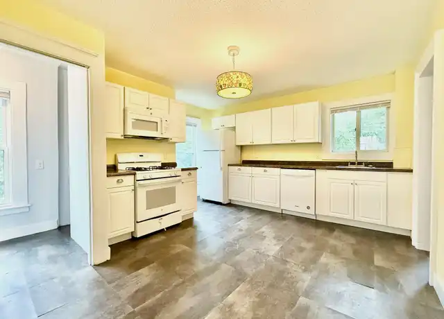 Property at 52 Beers St Unit 2, New Haven, CT, 06511, 2 beds, 1 bath, [object Object]