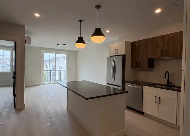 Property at 100 Plank St Unit 309, Bedford, MA, 01730, 1 bed, 1 bath, [object Object]