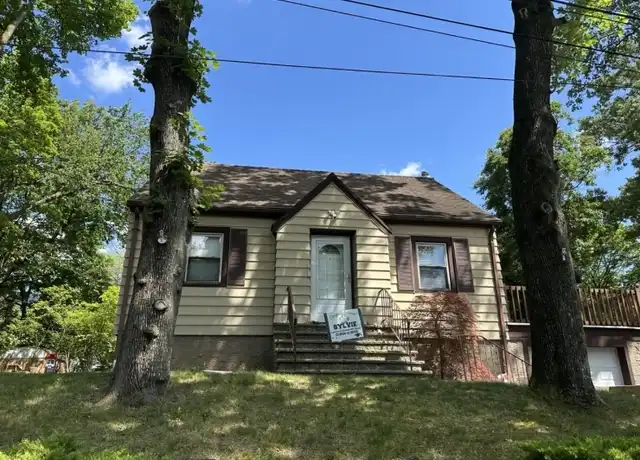 Property at 16 Leystra Ln, Wayne, NJ, 07470, 3 beds, 1 bath, [object Object]