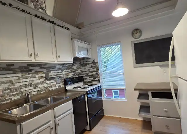 Property at 475 Sherman St Unit B, Akron, OH, 44311, 2 beds, 1 bath, [object Object]