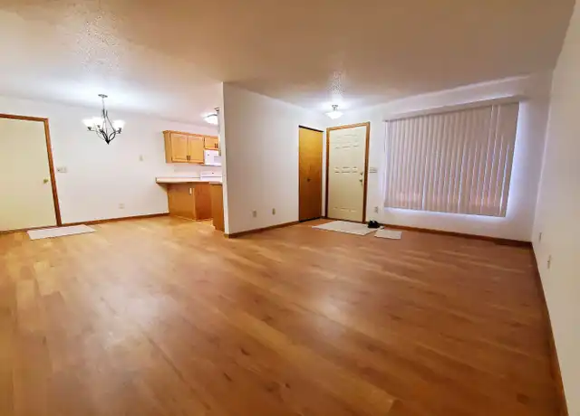 Property at 2910 15th St S, Fargo, ND, 58103, 2 beds, 1.5 baths, [object Object]