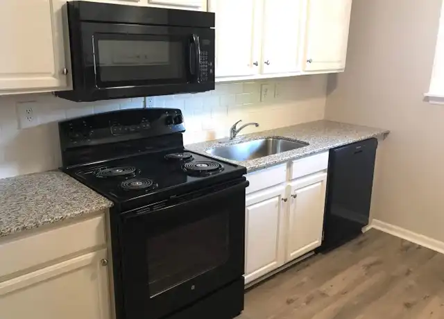 Property at 428 Broadway Unit B2, Columbus, GA, 31901, 2 beds, 1 bath, [object Object]