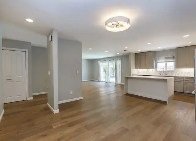 Property at 2746 Massachusetts Ave, Redwood City, CA, 94061, 4 beds, 2 baths, [object Object]