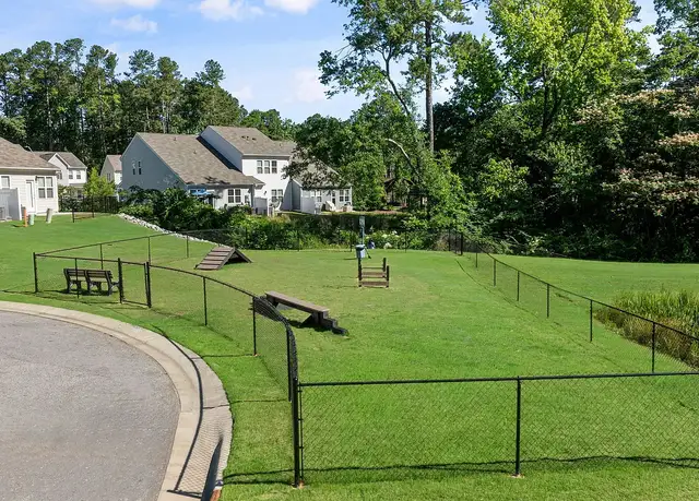 Photo of 602 Oakbrook Pass Way, Fuquay Varina, NC 27526