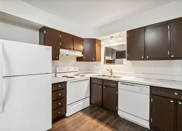 Property at Country Club Park Apartments (320 S. Drake LLC) - 320 S Drake Rd, Kalamazoo, MI, 49009, 2 beds, 1 bath, [object Object]