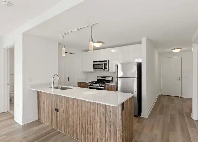 Property at 319 W Wolf Point Plz, Chicago, IL, 60654, 1 bed, 1 bath, [object Object]