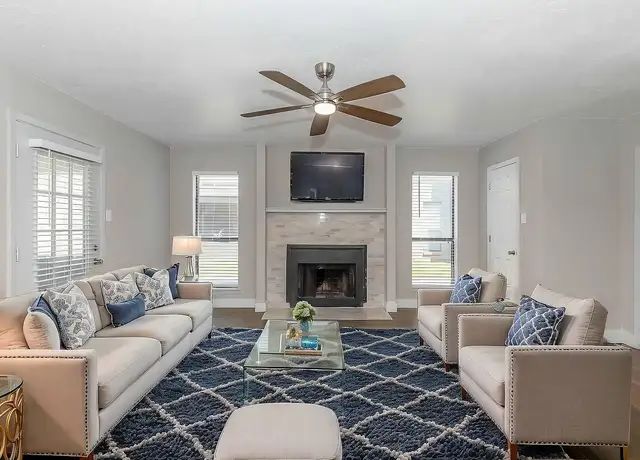 Photo of 301 N Greenville Ave, Allen, TX 75002