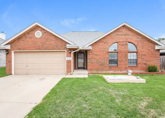Property at 633 Fire Light Dr, Moore, OK, 73160, 3 beds, 2 baths, [object Object]
