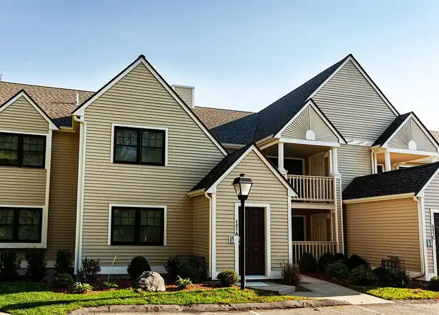 Property at Briar Glen Village - 16 Kings Way, Waltham, MA, 02451, 2 beds, 1-2 bath, [object Object]