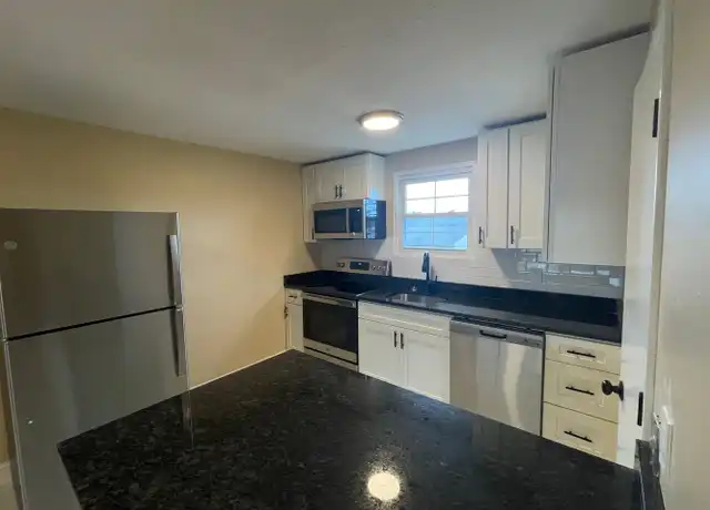 Property at 12 Holt Rd #4, Buzzards Bay, MA, 02532, 2 beds, 1 bath, [object Object]
