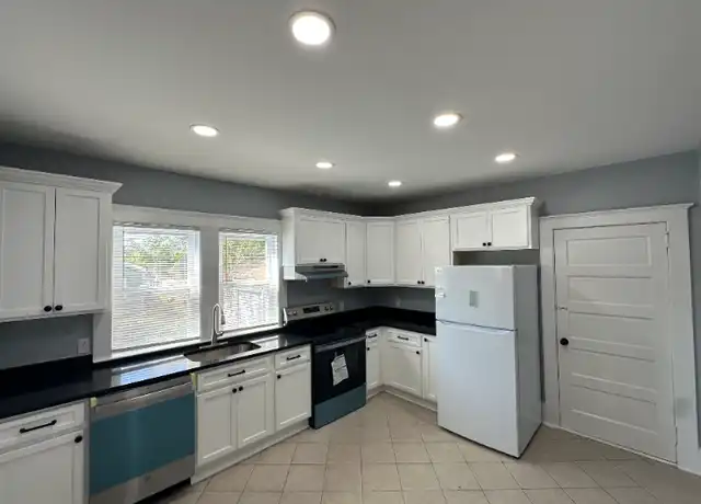 Property at 9 Division St Unit 1, Groton, CT, 06340, 3 beds, 1 bath, [object Object]