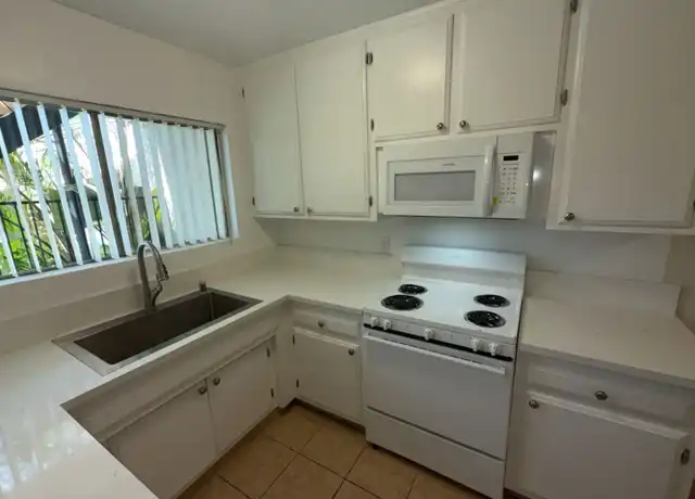 Property at 601 E Angeleno Ave Unit D, Burbank, CA, 91501, 2 beds, 1.5 baths, [object Object]