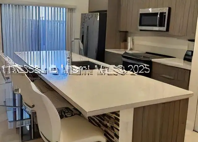 Property at 7855 NW 104th Ave, Doral, FL, 33178, 2 beds, 2.5 baths, [object Object]