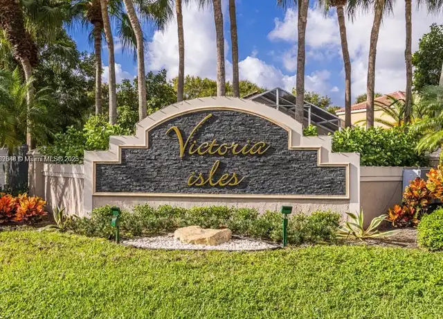 Property at 4834 NW 58th Mnr, Coconut Creek, FL, 33073, 3 beds, 2.5 baths, [object Object]