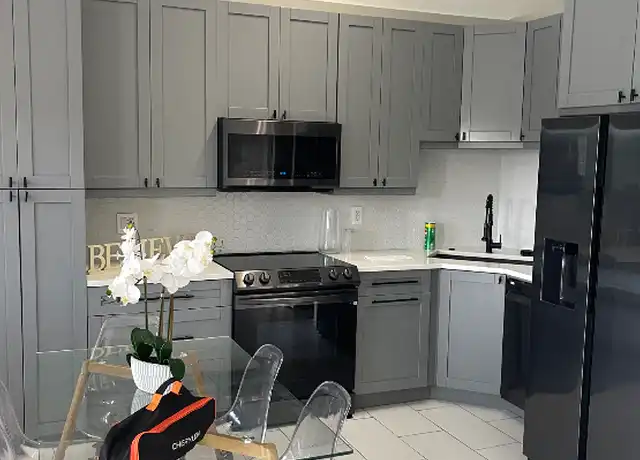 Property at 826 Wiggins Pass Rd #304, Naples, FL, 34110, 1 bed, 1 bath, [object Object]