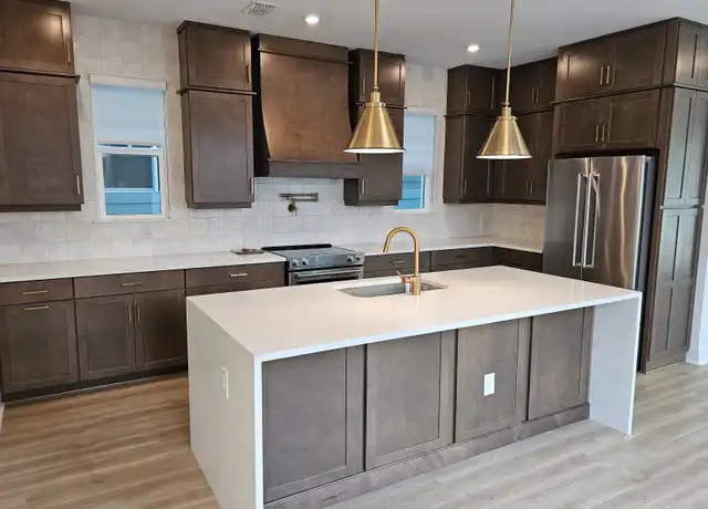 Property at 408 E Oak Ave, Tampa, FL, 33602, 3 beds, 2.5 baths, [object Object]